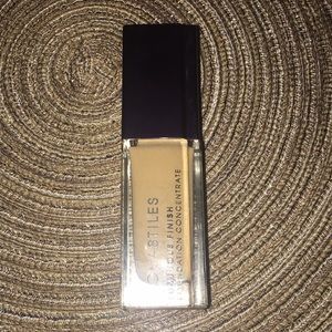 Fiona Stiles luminous foundation